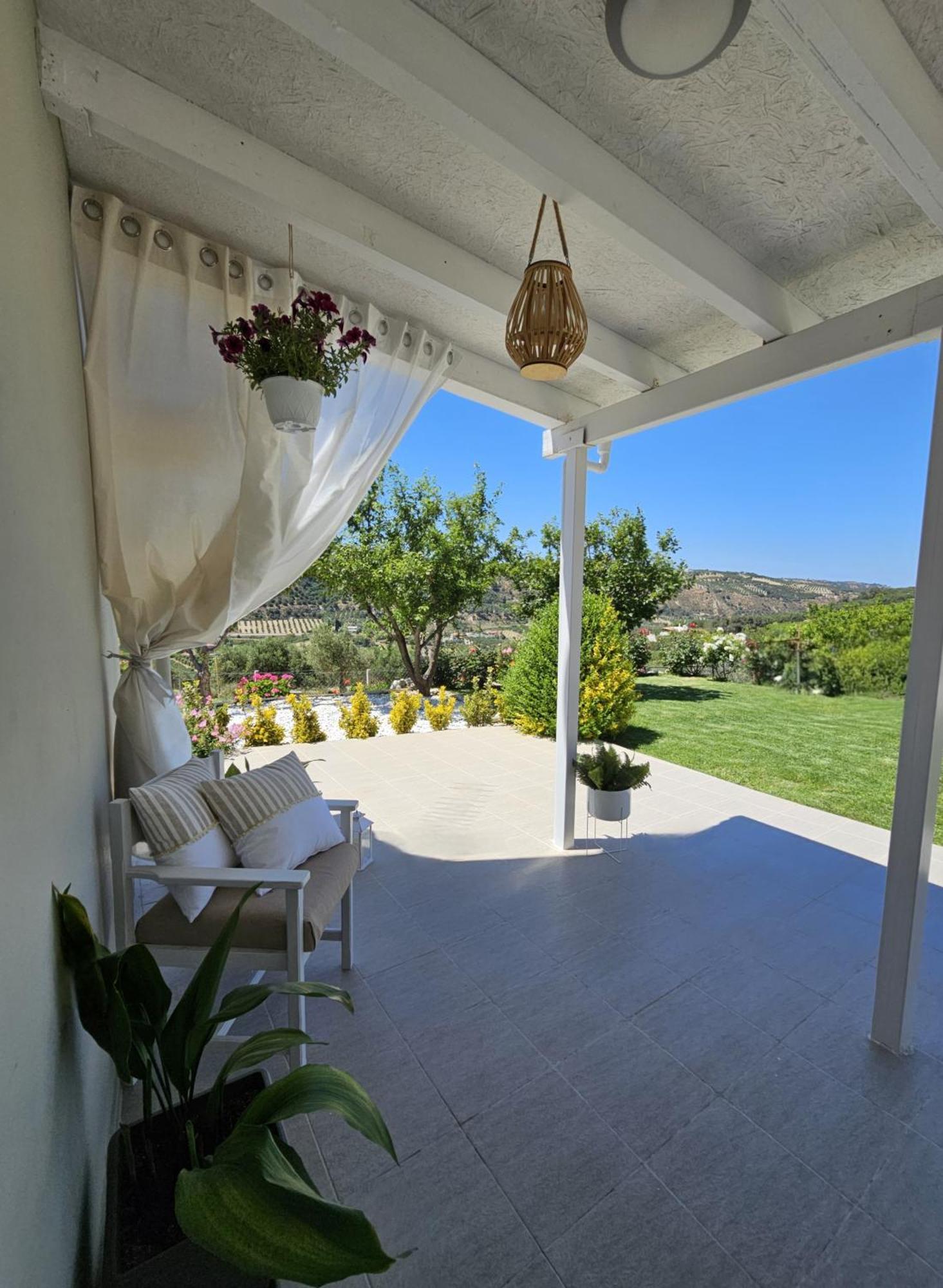 Ornament: Infinite Nature Villa Dhafnes 外观 照片