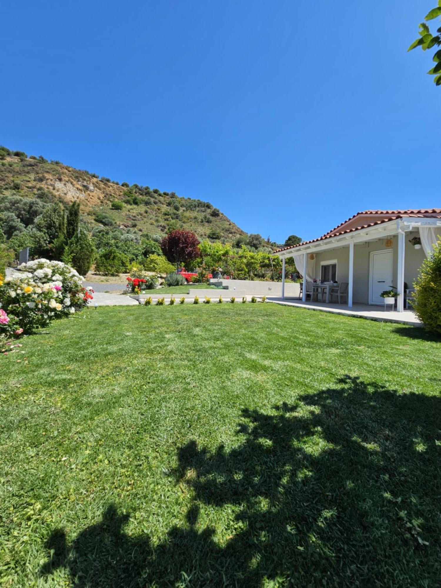 Ornament: Infinite Nature Villa Dhafnes 外观 照片